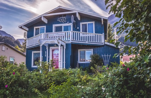 Seward Bed & Breakfast | Most Charming B&B, Eco-Friendly Guest House and Wildlife Retreat in Alaska