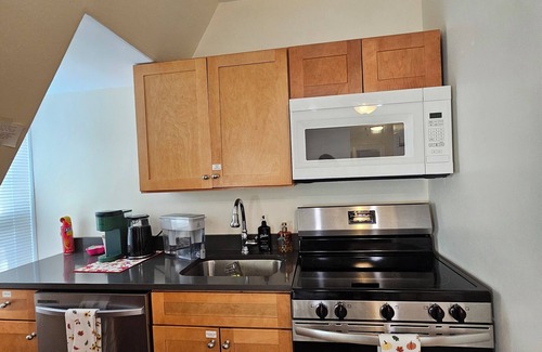 Mid-Cambridge Apartment | Most loved by repeat guests, ready for your remote & long-term stay!