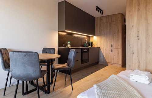 Gdansk City Center Apartment | Mostek Riverside Calm Studio