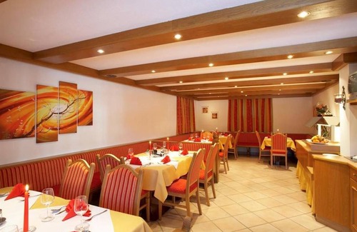 Reutte House | Motel ∙ 1 guest