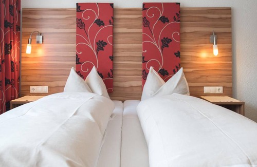 Radfeld House | Motel ∙ 2 guests