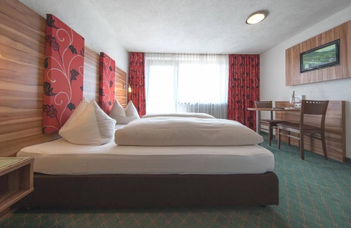 Radfeld House | Motel ∙ 2 guests