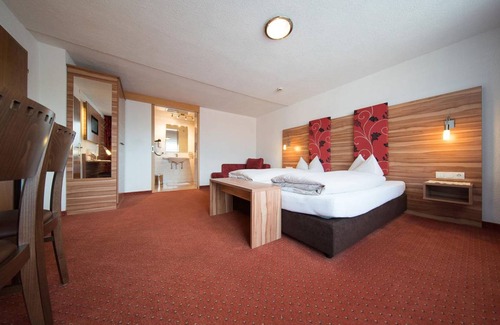 Radfeld House | Motel ∙ 2 guests