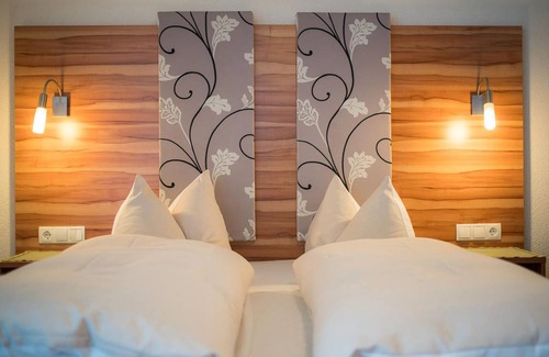 Radfeld House | Motel ∙ 2 guests