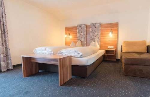 Radfeld House | Motel ∙ 2 guests