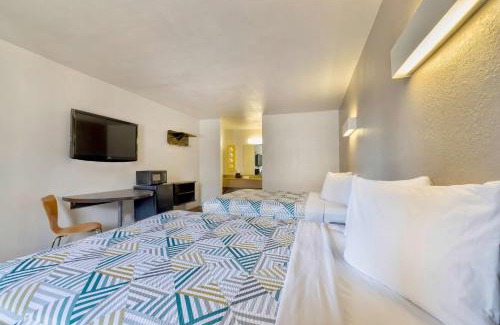 Bryan Hotel | Motel 6-Bryan, TX - College Station