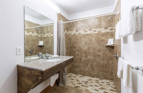 Bryan Hotel | Motel 6 Bryan, TX - University Area