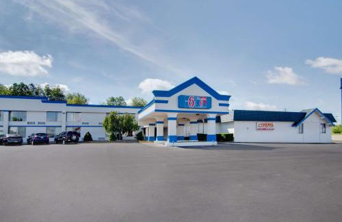 Clarion Hotel | Motel 6-Clarion, PA