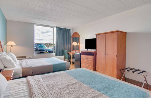 Clarion Hotel | Motel 6 Clarion, PA
