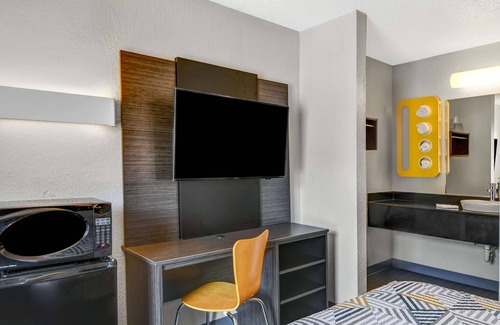 Dalton Hotel | Motel 6 Dalton, GA