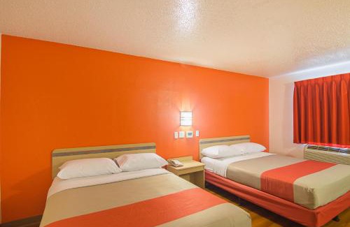 Dayton Hotel | Motel 6-Dayton, OH
