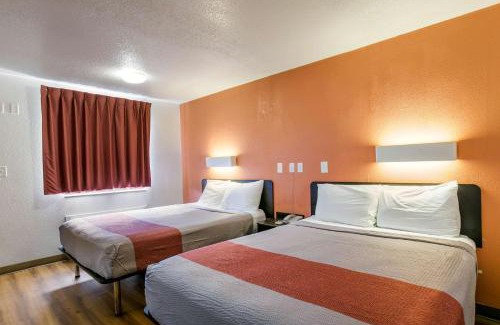 Dothan Hotel | Motel 6-Dothan, AL