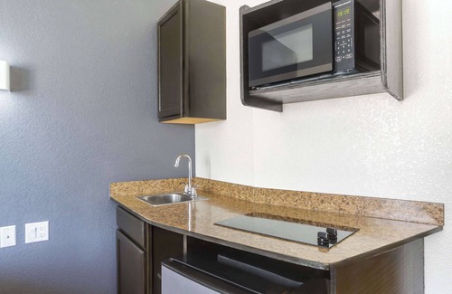 Laredo Hotel | Motel 6 Laredo, TX - Airport