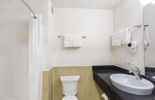 Laredo Hotel | Motel 6 Laredo, TX - Airport