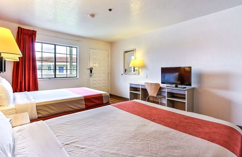 Salinas Hotel | Motel 6 Salinas, CA - North Monterey Area
