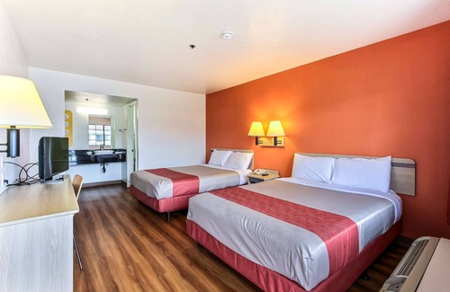 Salinas Hotel | Motel 6 Salinas, CA - North Monterey Area