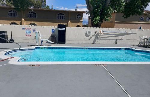 Bishop Hotel | Motel 6