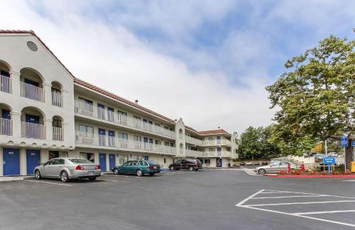 Watsonville Hotel | Motel 6-Watsonville, CA - Monterey Area