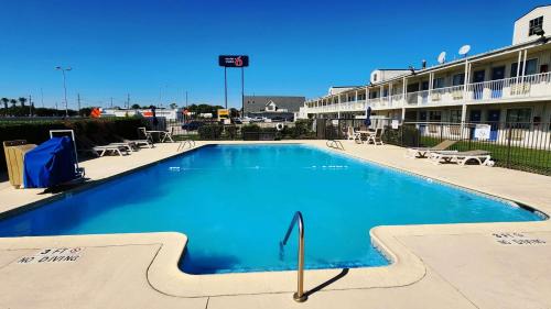 Webster Hotel | Motel 6-Webster, TX - Houston - Nasa Lake