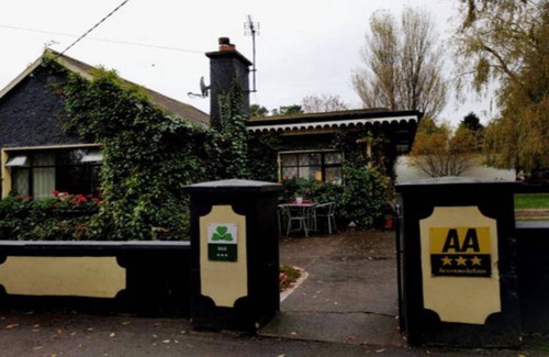 Tipperary House | Motel ∙ 8 guests