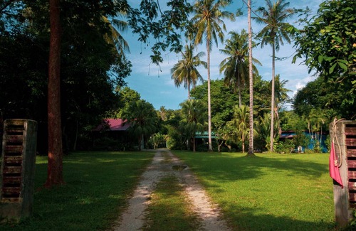 Pantai Tengah House | Motel ∙ 8 guests