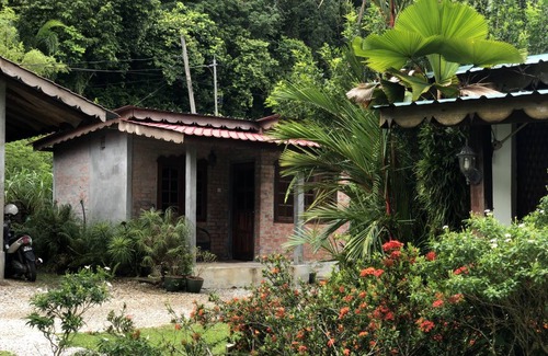 Pantai Tengah House | Motel ∙ 8 guests