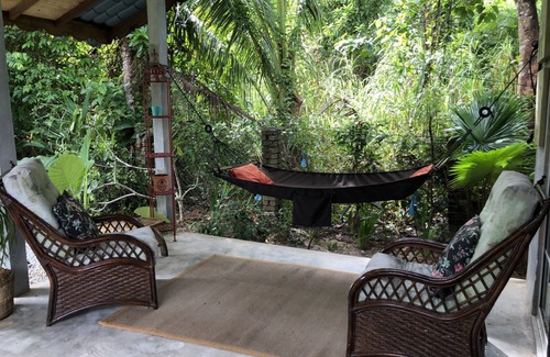 Pantai Tengah House | Motel ∙ 8 guests