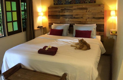 Pantai Tengah House | Motel ∙ 8 guests
