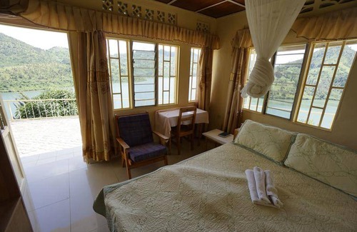 Kibuye House | Motel ∙ 8 guests