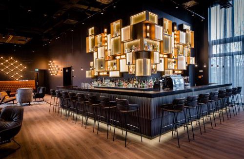 Feuerbach-Ost Hotel | Motel One Stuttgart-Feuerbach