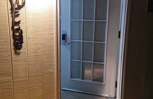 Cal Young Apartment | Mother-in-law Suite Close to Autzen/Hayward!