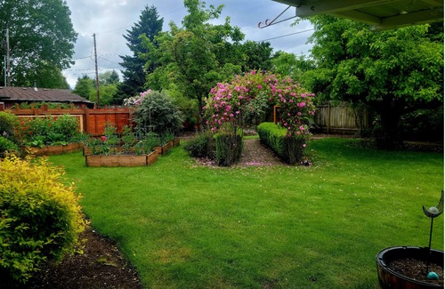 Cal Young Apartment | Mother-in-law Suite Close to Autzen/Hayward!