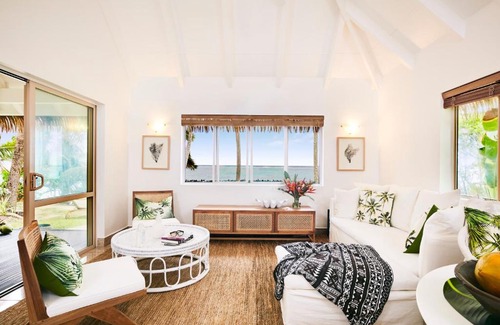 Tapere of Titikaveka Villa | Motu Beachfront Art Villas