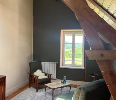 Saint-Symphorien-de-Marmagne Bed & Breakfast | Moulin de Maupoy