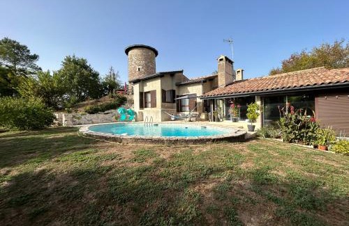 Velines House | Moulin à vent de Prentygarde en Dordogne