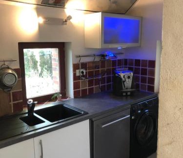 Chevillon-sur-Huillard House | Moulin en bord de rivière - logement entier