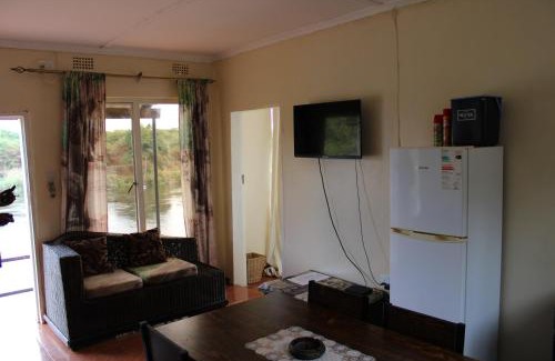 Lusaka Province Cabin | Mount Hermon Safari Cottages