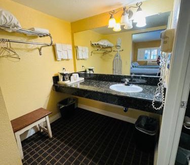 Lone Pine Hotel | Mount Whitney Motel