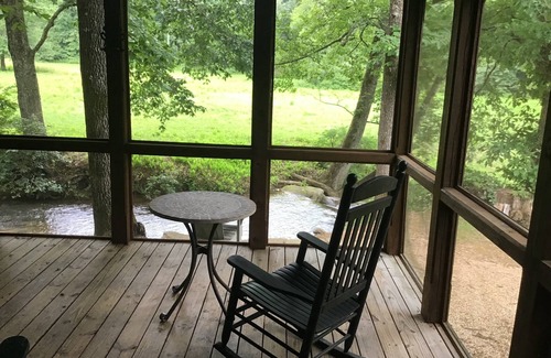 Clarkesville Cabin | Mountain cabin on beautiful trout stream near Soque River