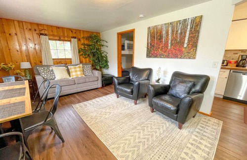Estes Park Cabin | Mountain Cabin Overlooking Breathtaking Riverfront and Valley Views