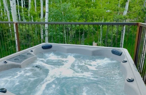 Cuchara Cabin | Mountain Cabin w/360° Views, Hot Tub, Pet-Friendly, Trails, Fireplace, Sleeps 16