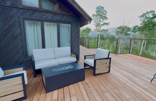 Cuchara Cabin | Mountain Cabin w/360° Views, Hot Tub, Pet-Friendly, Trails, Fireplace, Sleeps 16