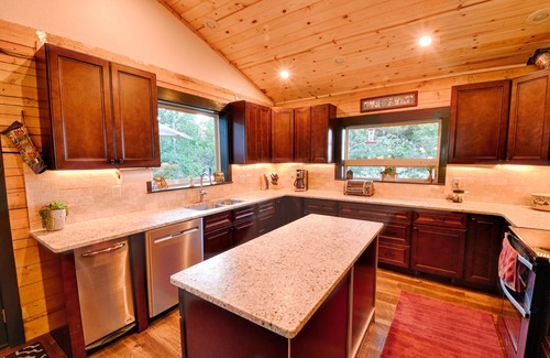 Tamarack Resort Cabin | Mountain Cabin w/Hot Tub & Views - Memory Maker!