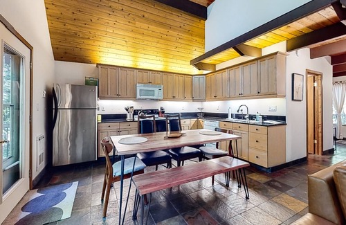Rhododendron Cabin | Mountain cabin with private hot tub, deck, fireplace & seasonal pool access