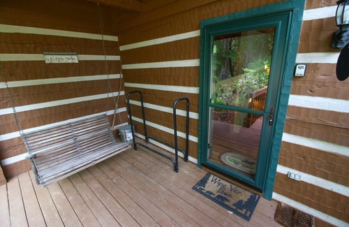 Foscoe Cabin | Mountain Cabin with Comfortable Accommodations