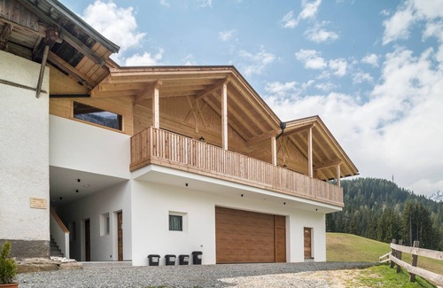 Racines Apartment | Mountain Chalet "Blosegghof Himmelblick" with Mountain View & New Whirlpool