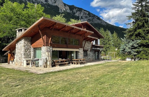 Saint-Dalmas Ski Chalet | Mountain chalet in the heart of Mercantour at the foot of La Colmiane station