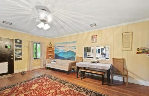 Lynn House | Mountain Cottage on 7 Acres
