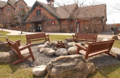 Vernon Condo | Mountain Creek. Luxury 3 Bedroom 2 Bath modern condo in Black Creek Sanctuary