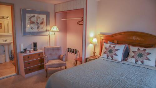 Mount Holly Springs Hotel | Mountain Creek Tavern